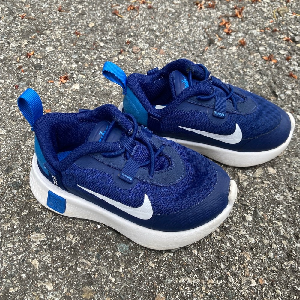 Toddler blue nike sneaker